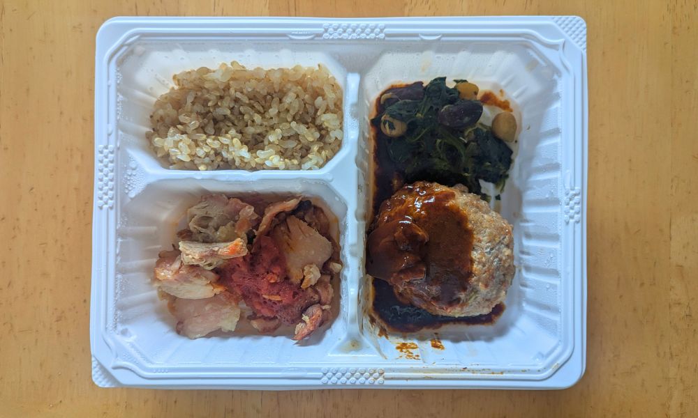 マッスルデリのデミグラスハンバーグ&チキンセット