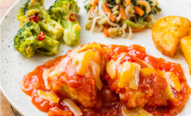 冷凍の宅配弁当ランキング 三ツ星ファームのナポリの風香る チーズをまとったトマトチキン