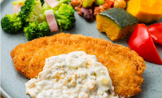 冷凍の宅配弁当ランキング 三ツ星ファームの幸せタルタルの国産サーモンフライ